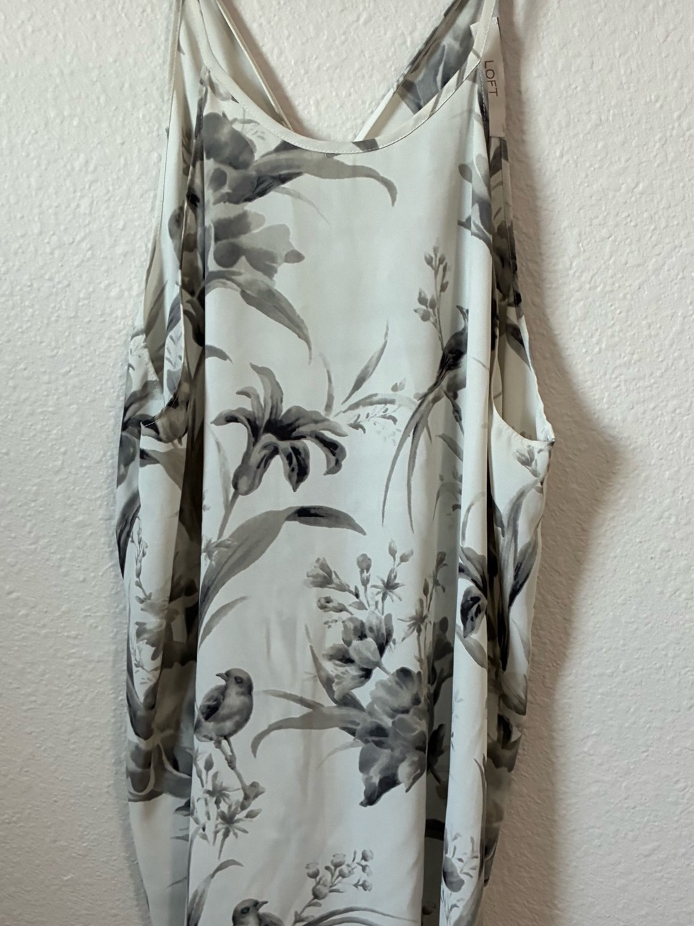 LOFT Gray Floral Sleeveless Women’s tank